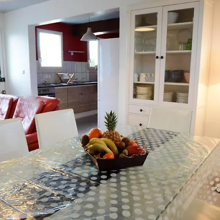 Maison Conviviale A Avec Jardin