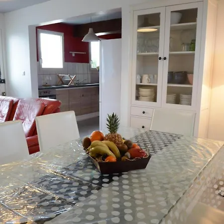 Maison Conviviale A Avec Jardin *